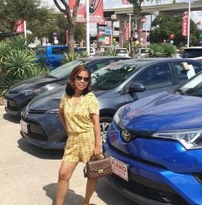 Meet your Posher, Leonila